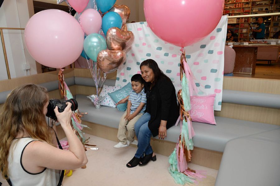 Photo Flash: Blake Lively Hosts Shutterfly Baby2Baby Mother's Day Celebration in New York City Image