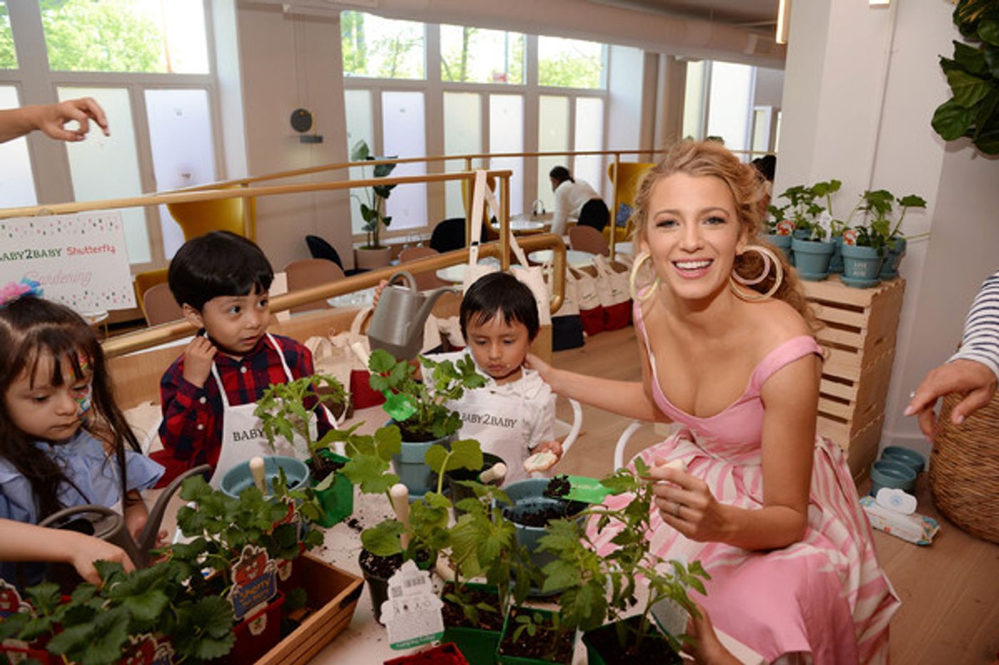 Photo Flash: Blake Lively Hosts Shutterfly Baby2Baby Mother's Day Celebration in New York City Photo Flash: Blake Lively Hosts Shutterfly Baby2Baby Mother's Day Celebration in New York City Image