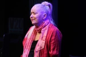 Sally Kirkland Photo