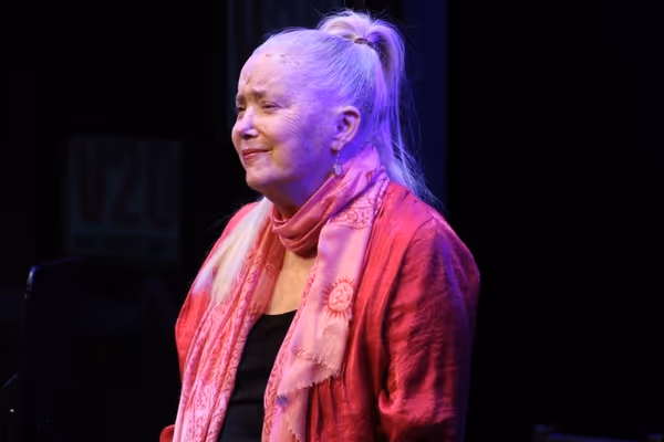 Sally Kirkland Photo