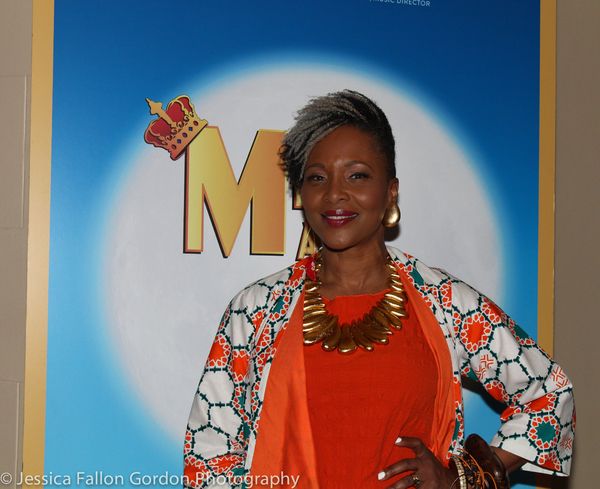 Suzanne Douglas Photo