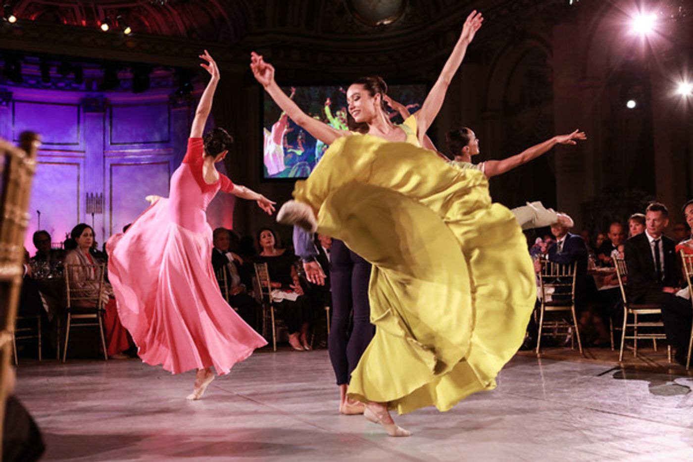 Photo Flash: Ballet Hispanico's Gala Honors Emilio & Gloria Estefan and More  Image