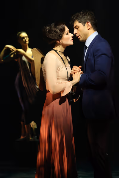 Irina Dvorovenko and Tony Yazbeck Photo