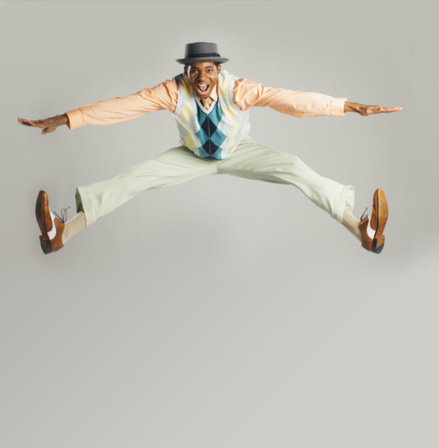 Photo Flash: SINGIN' IN THE RAIN Comes to Omaha Community Playhouse  Image