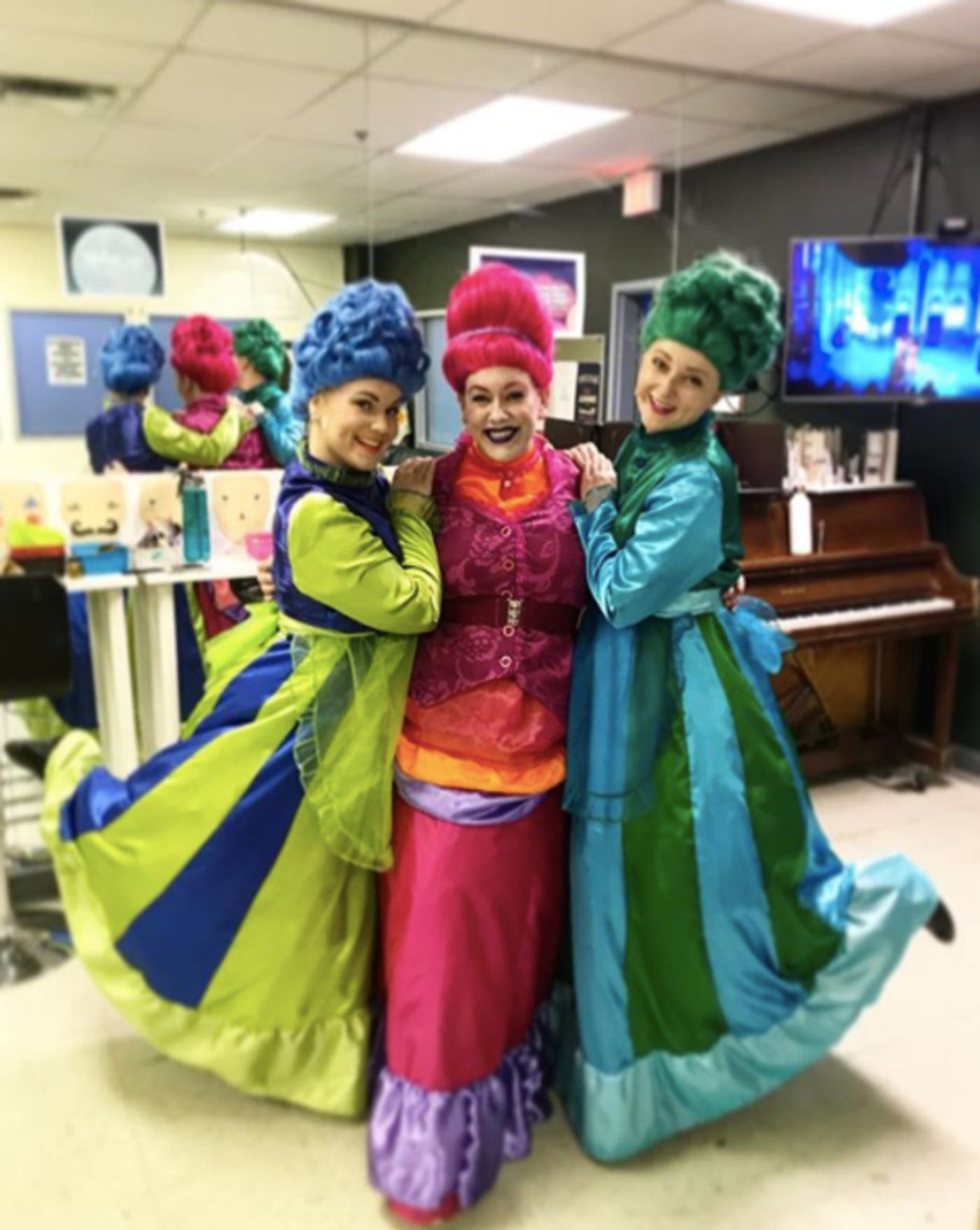 Photo Flash: The Ladies of WICKED Are Royal-Wedding-Ready, and More Saturday Intermission Pics!  Image