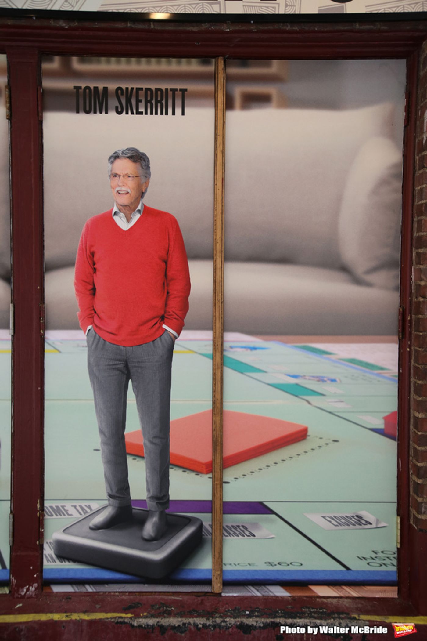 Up on the Marquee: STRAIGHT WHITE MEN  Image