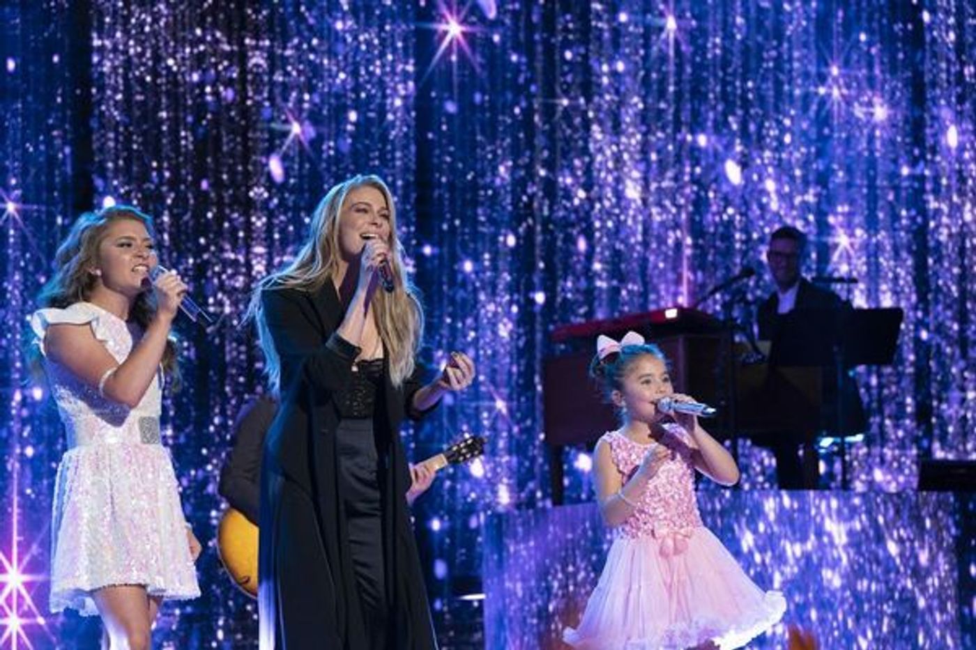 Photo Flash: Maddie Poppe Crowned Winner on Star-Studded Finale of American Idol  Image