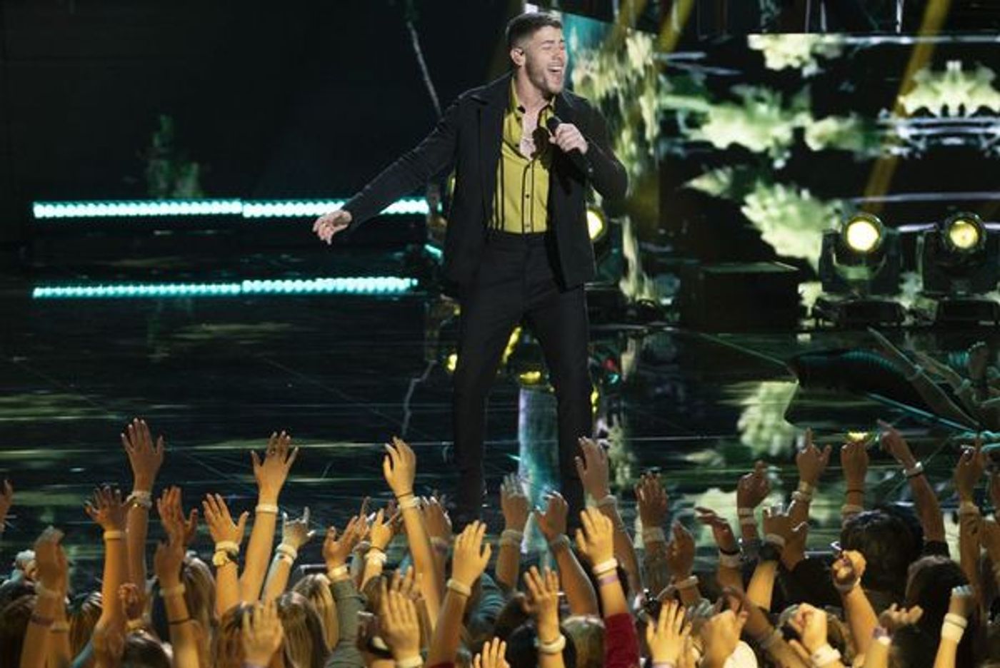 Photo Flash: Maddie Poppe Crowned Winner on Star-Studded Finale of American Idol  Image