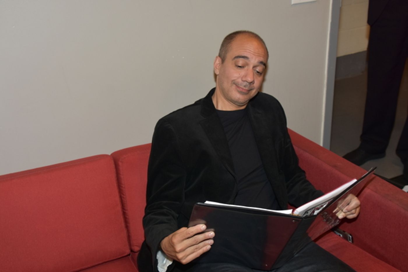 Photo Coverage: Backstage with the Cast of THE DOCTOR'S DILEMMA; Lenny Wolpe, Lisa O'Hare, and More  Image