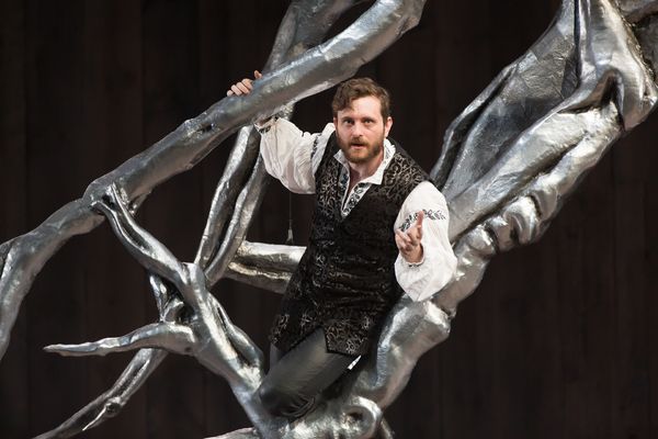 Ken Clark as King Arthur in Lerner & Loeweâ€™s Camelot Photo