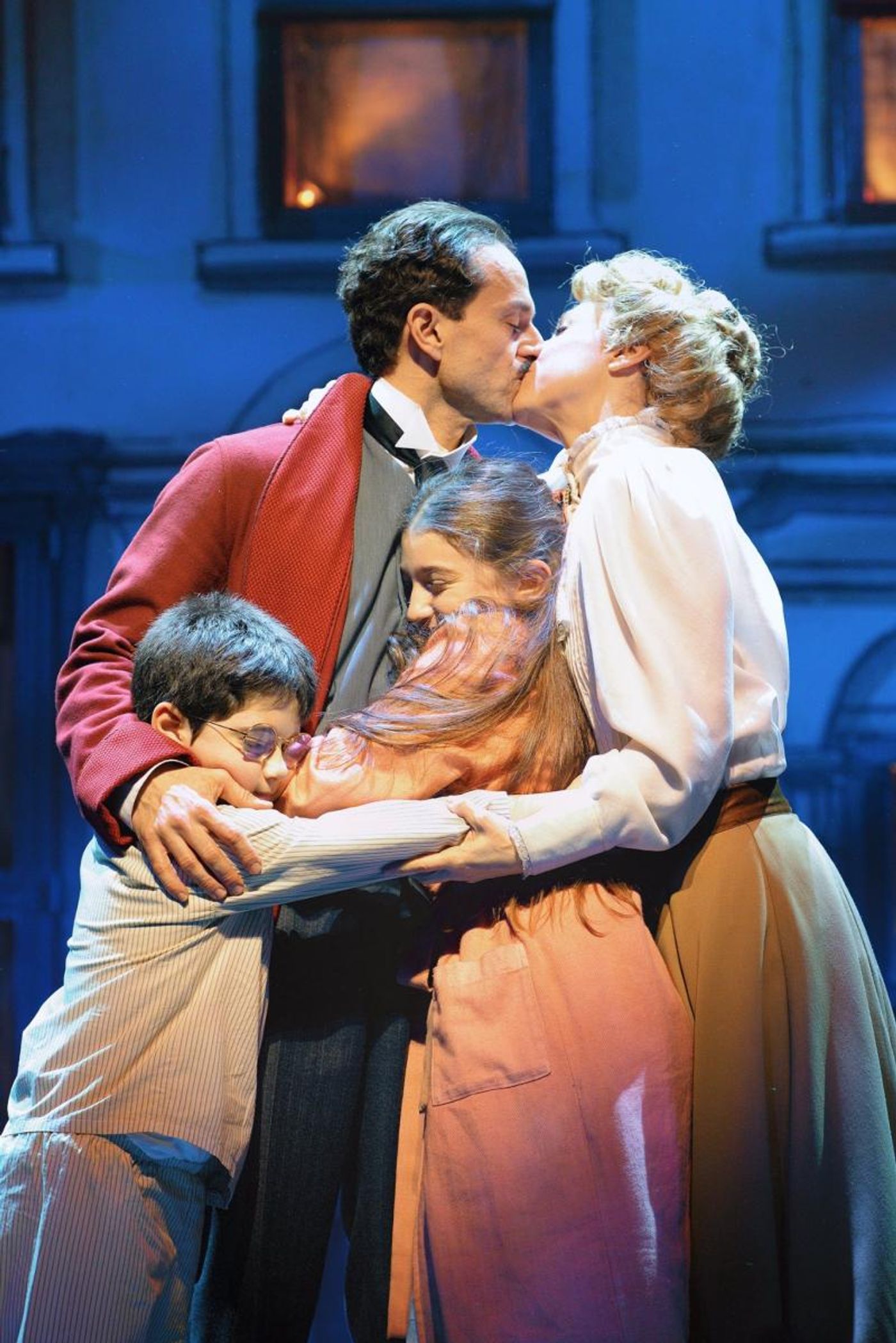 Review:  Mary Poppins il musical, Milano diventa la Broadway italiana!  Image