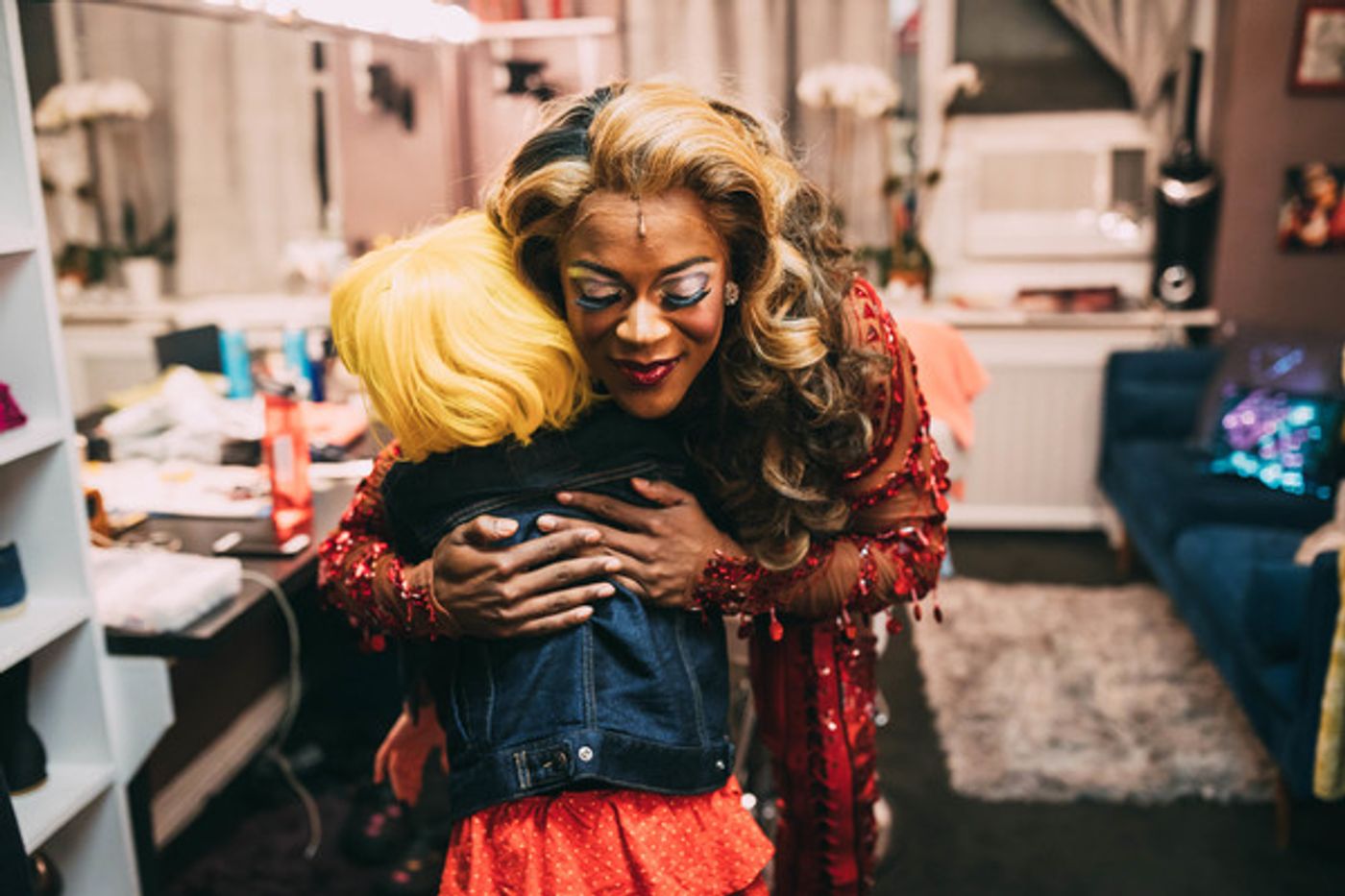 Photo Flash: Desmond Napoles Visits the Cast of KINKY BOOTS  Image