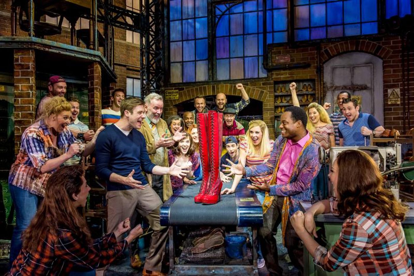 Interview: Oliver Tompsett, Simon-Anthony Rhoden and Natalie McQueen Talk KINKY BOOTS  Image