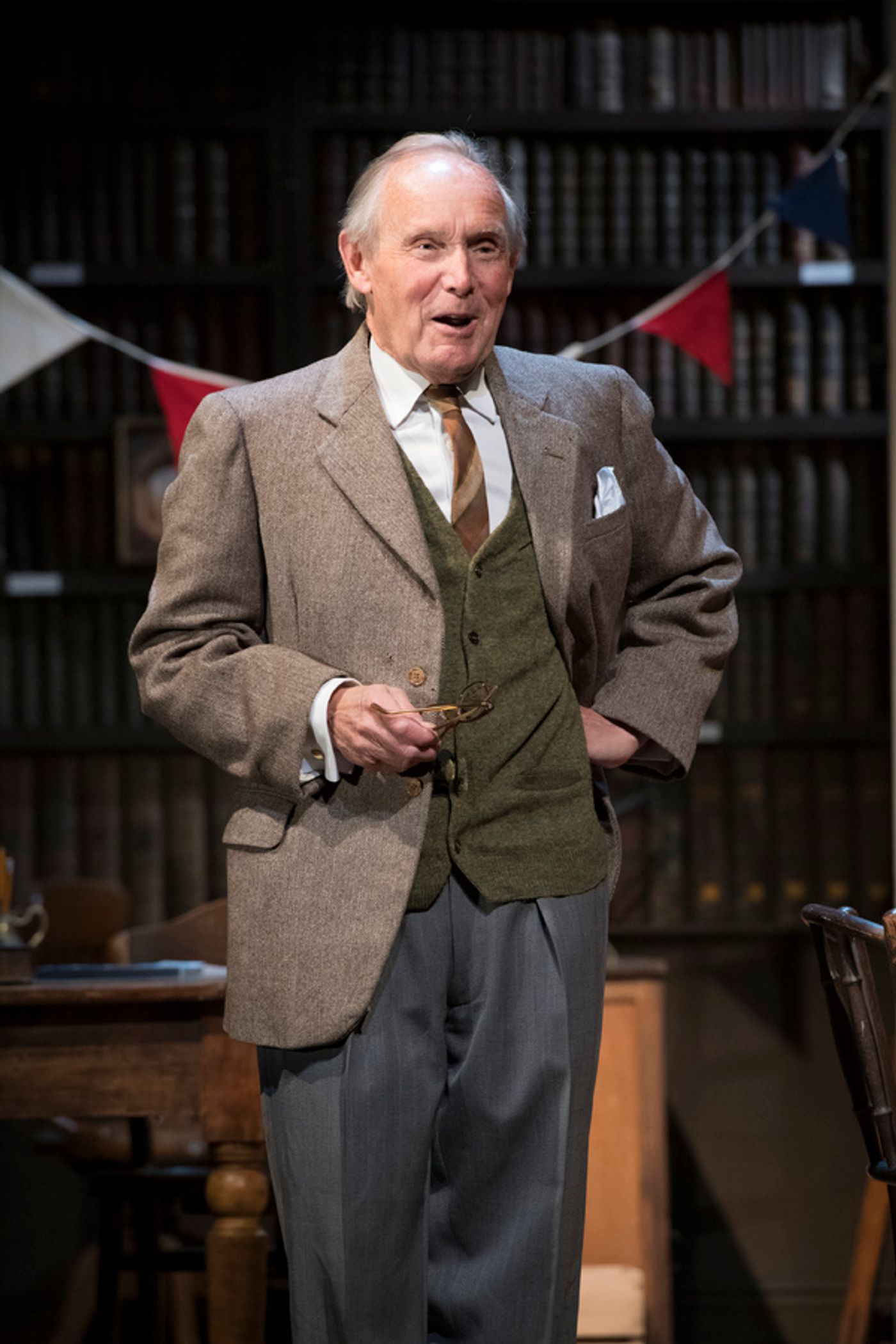 Photo Flash: First Look at 84 CHARRING CROSS ROAD  Image