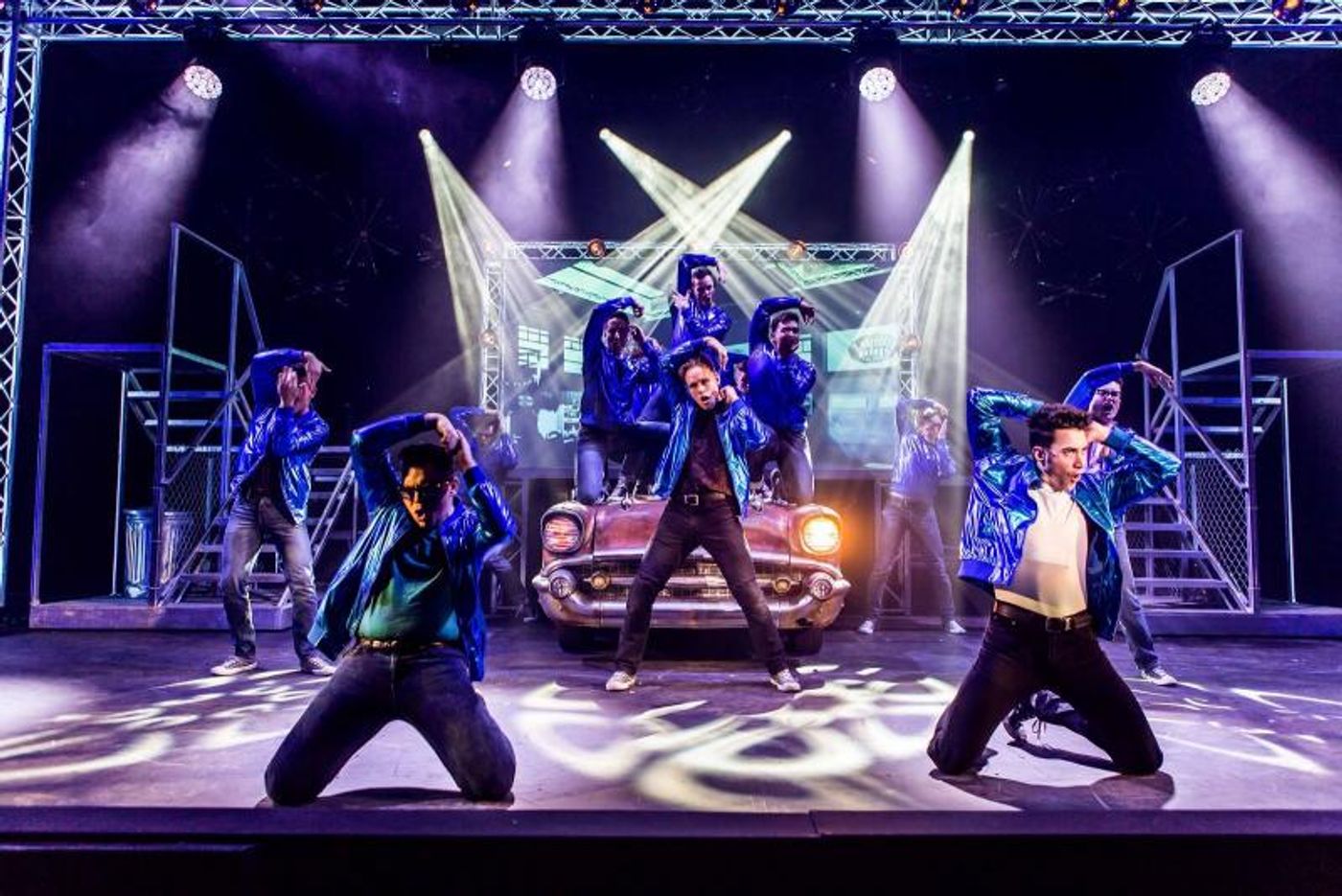 Review: Young, DeGarmo and Doolittle Star in Studio Tenn's Stylish Revival of GREASE  Image