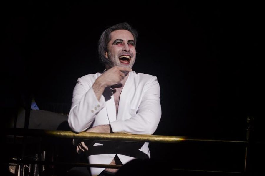 Feature: CABARET at Teatro Municipal Image