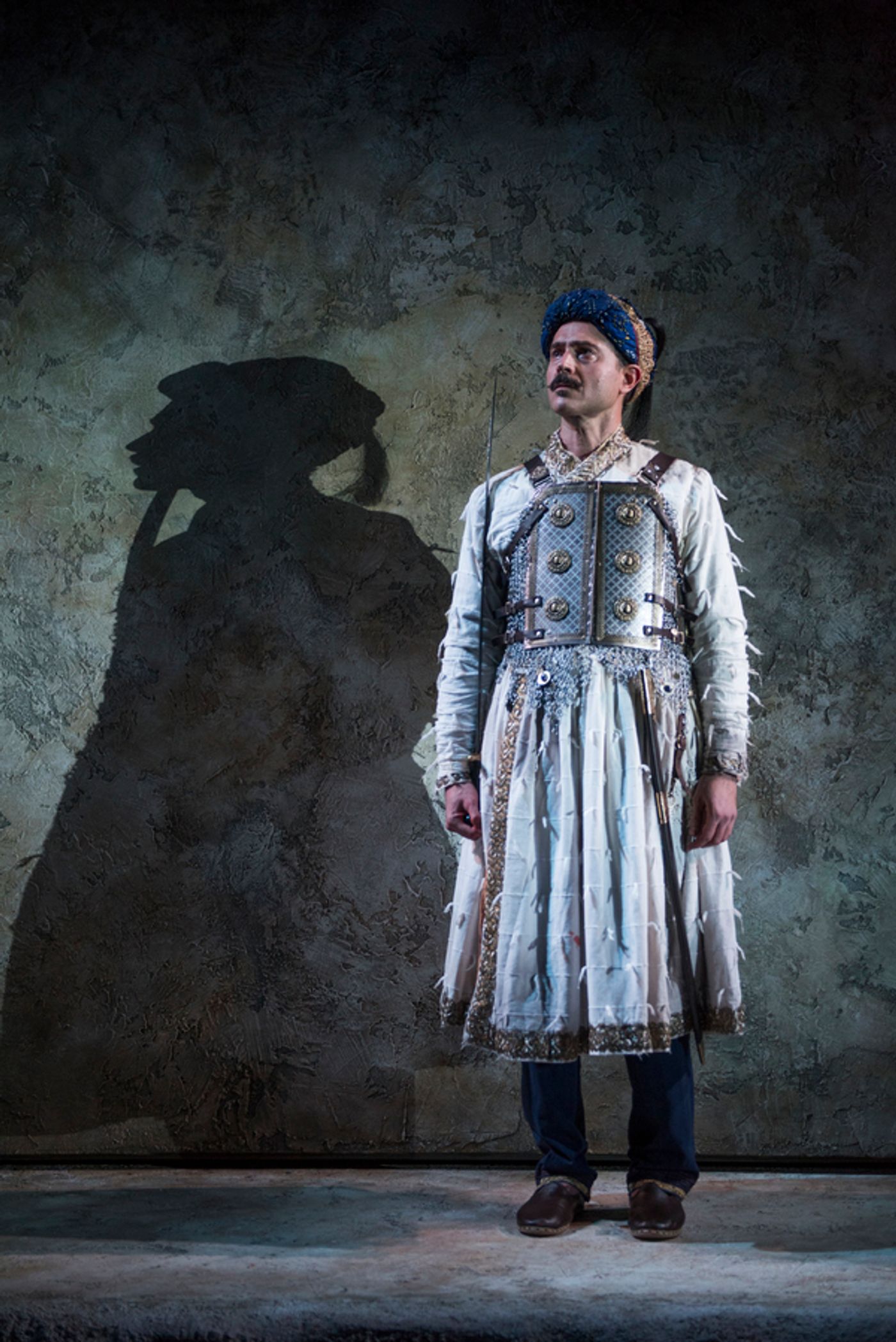 Photo Flash: Steppenwolf Mounts GUARDS AT THE TAJ  Image