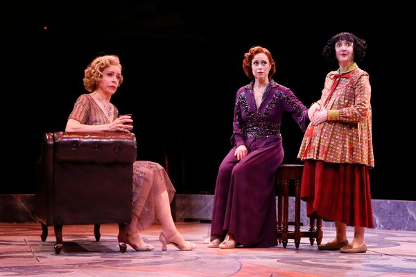 Ellen Harvey (Vera Charles), Paige Davis (Mame Dennis), Lauren Cohn (Agnes Gooch)  Photo