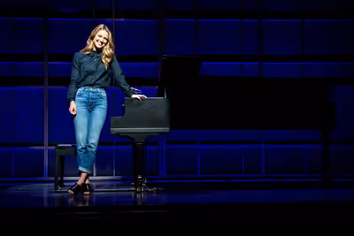 Melissa Benoist Photo