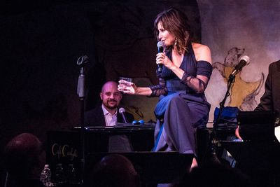 Gina Gershon Photo