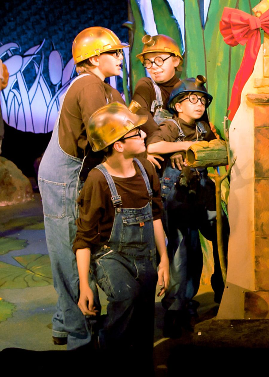 Photo Flash: A YEAR WITH FROG AND TOAD KIDS Opens This Weekend Image