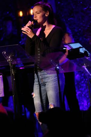 Jennifer Damiano sings â€"Everything In Timeâ€
@ BroadwayWorld Jennifer Damiano sings â€"Everything In Timeâ€
Photo