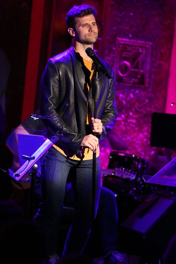 Kyle Dean Massey sings â€œWhat You Waiting For?â€
 Photo