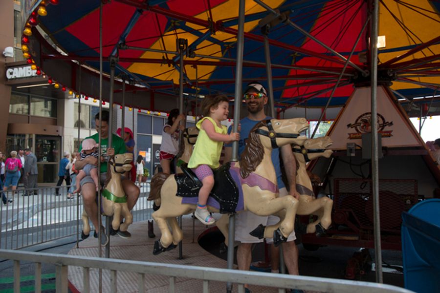 Photo Flash: The Kimmel Center Presents Philadelphia International Festival of the Arts' Street Fair Image
