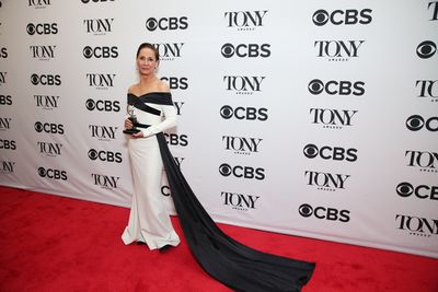 Laurie Metcalf Photo
