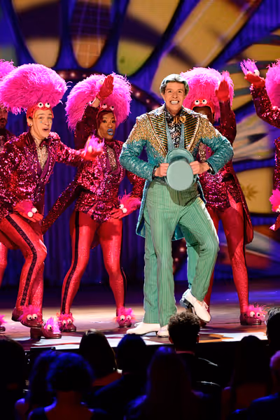 Gavin Lee & the Cast of SPONGEBOB SQUAREPANTS Photo