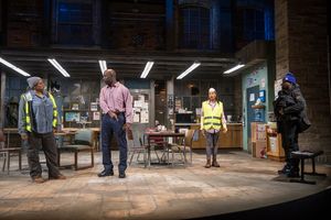 Caroline Stefanie Clay, DB Woodside, Kelly McCreary and Amari Cheatom in Skeleton Crew at the Geffen Playhouse. Photo by Chris Whitaker.
@ BroadwayWorld Caroline Stefanie Clay, DB Woodside, Kelly McCreary and Amari Cheatom in Skeleton Cre Photo