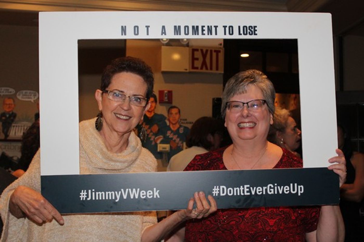 Photo Coverage: Christian Hoff and Friends Celebrate Tony Night at the Palm!  Image