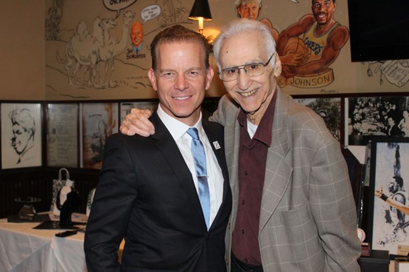 Photo Coverage: Christian Hoff and Friends Celebrate Tony Night at the Palm!  Image