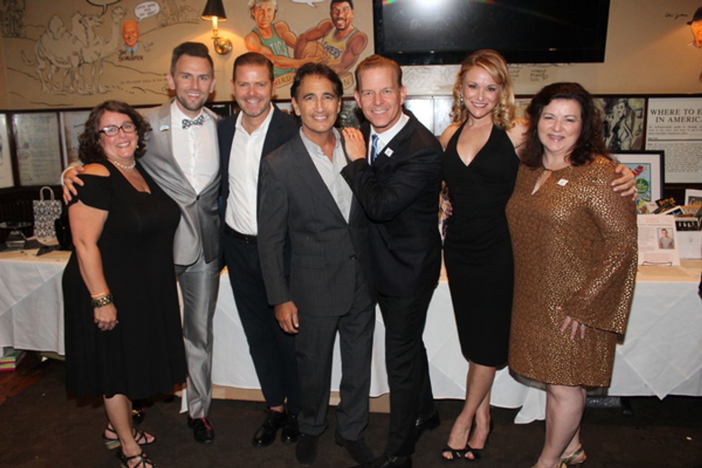 Photo Coverage: Christian Hoff and Friends Celebrate Tony Night at the Palm!  Image