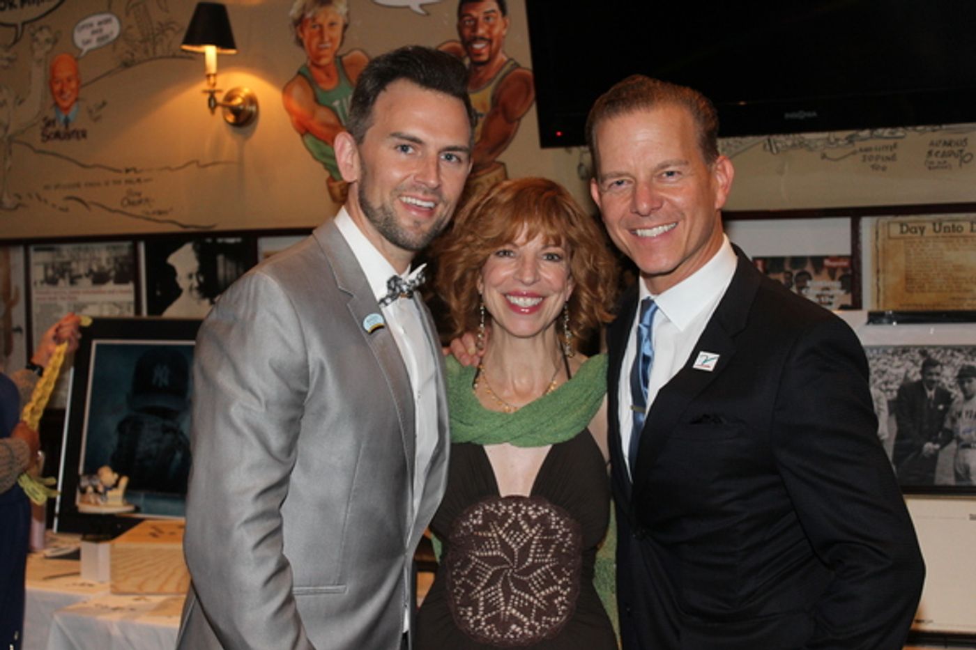 Photo Coverage: Christian Hoff and Friends Celebrate Tony Night at the Palm!  Image