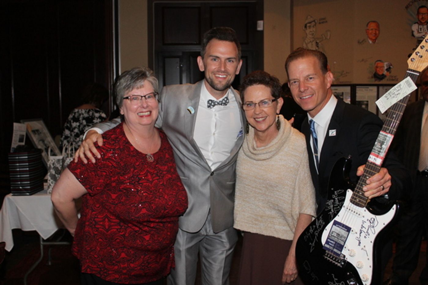 Photo Coverage: Christian Hoff and Friends Celebrate Tony Night at the Palm!  Image