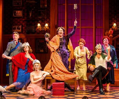 Arnie Burton, Laura Michelle Kelly, Hayley Podschun, Harriet Harris, Holly Ann Butler Photo