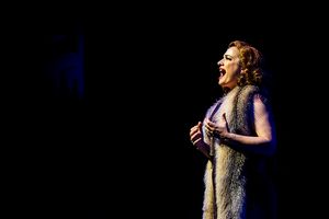 Laura Michelle Kelly Photo