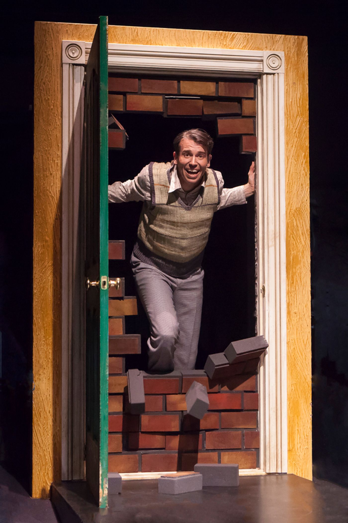 Photo Flash: Broadway At Music Circus Season Opens with SINGIN' IN THE RAIN  Image