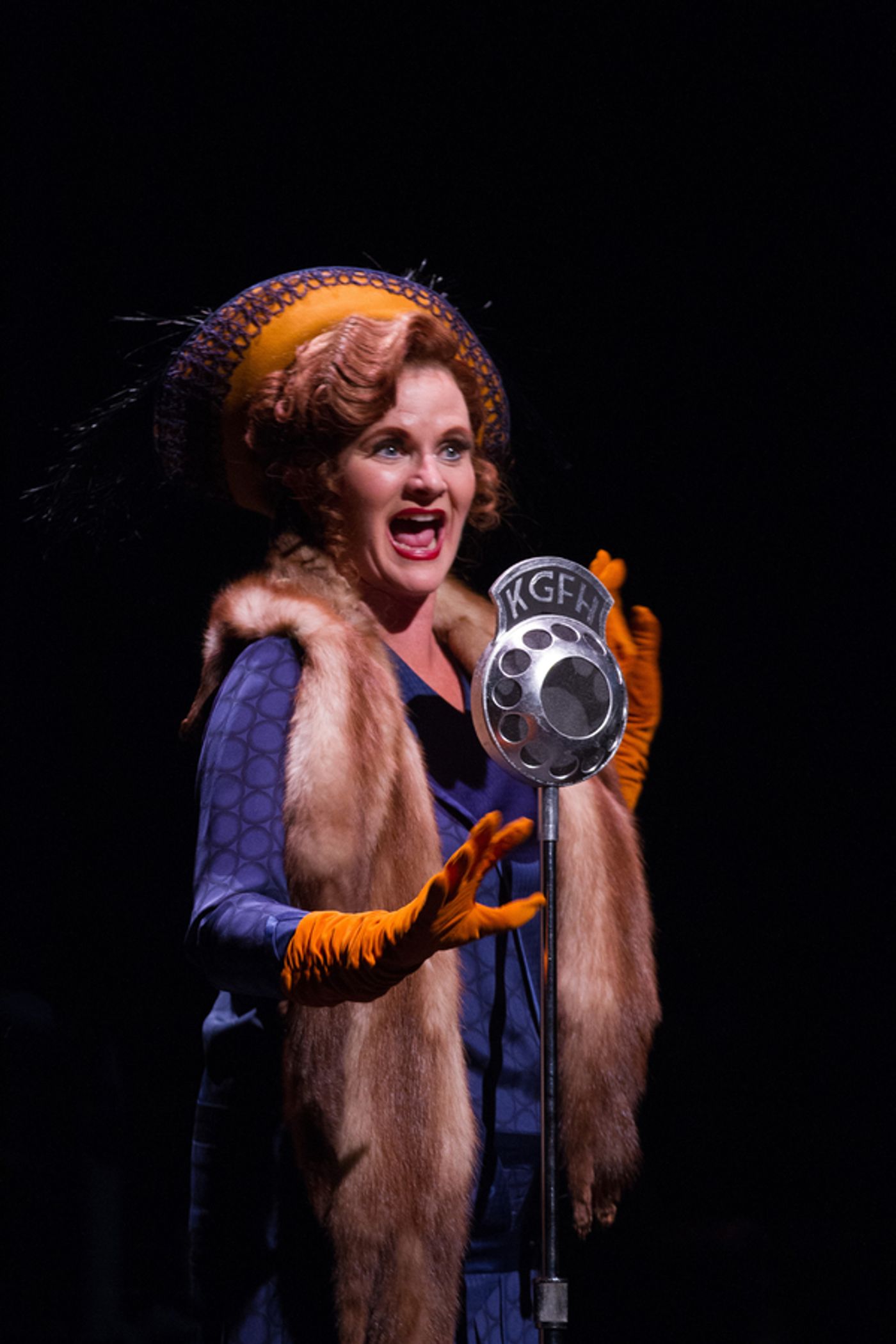 Photo Flash: Broadway At Music Circus Season Opens with SINGIN' IN THE RAIN  Image