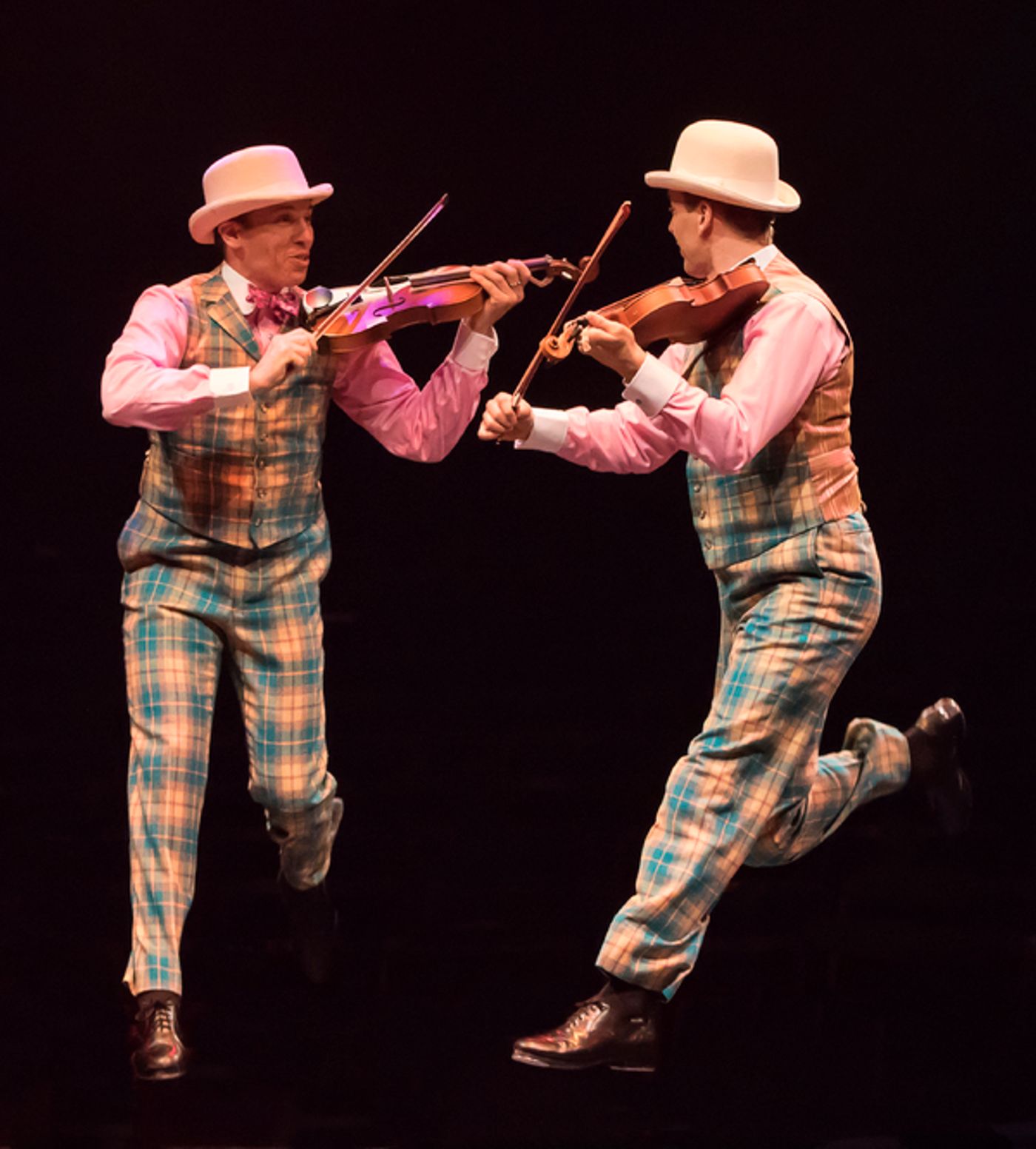 Photo Flash: Broadway At Music Circus Season Opens with SINGIN' IN THE RAIN  Image