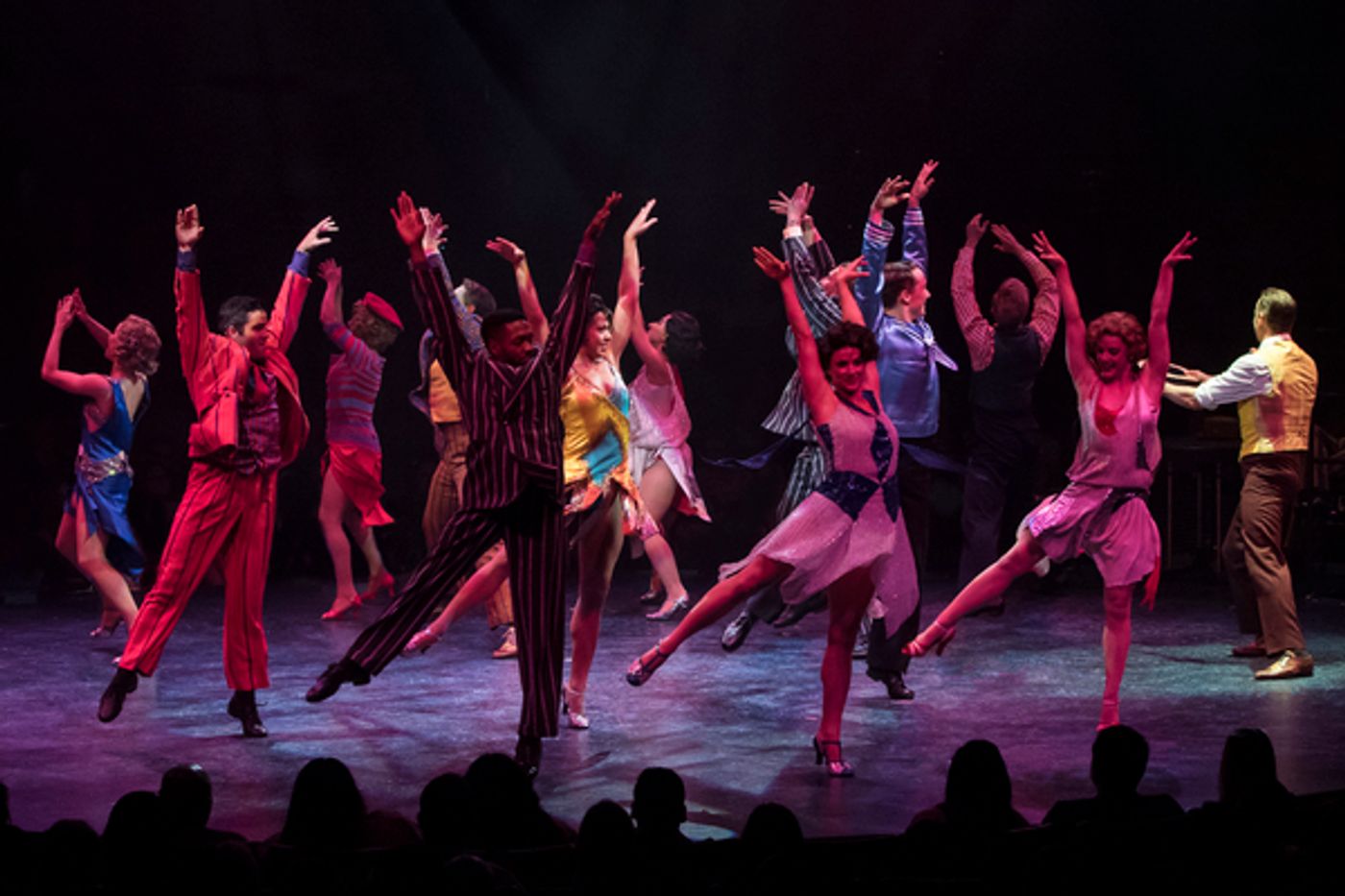 Photo Flash: Broadway At Music Circus Season Opens with SINGIN' IN THE RAIN  Image