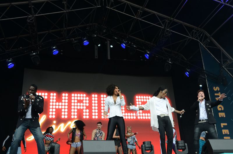Photo Flash: The West End's Best Come Out For West End Live - DREAMGIRLS, MAMMA MIA!, CHICAGO, THRILLER LIVE — photo 37 of 55