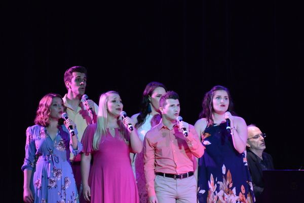 The BBTY Chorus that includes-Emma Camp, Lauren Kolas, Philippa Lynas, Ryan McCoville Photo