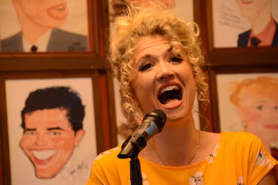 Scarlett Strallen Photo