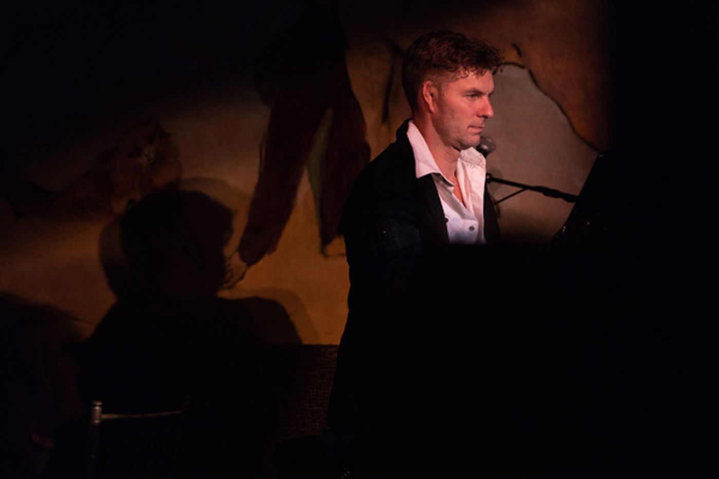 Photo Flash: Alan Cumming Returns to the Legendary Cafe Carlyle!  Image