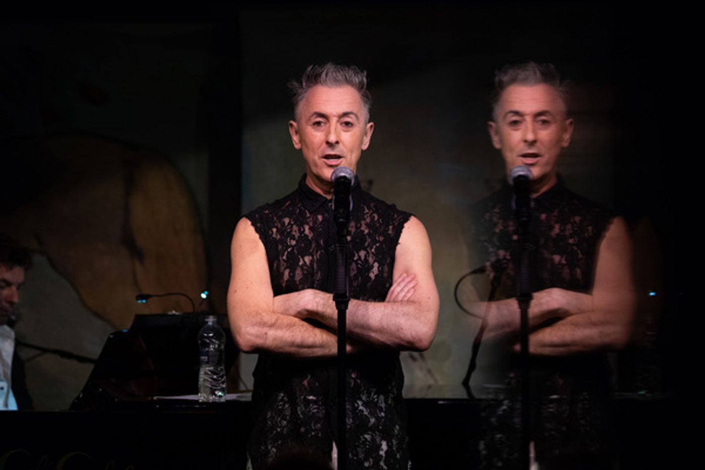 Photo Flash: Alan Cumming Returns to the Legendary Cafe Carlyle!  Image