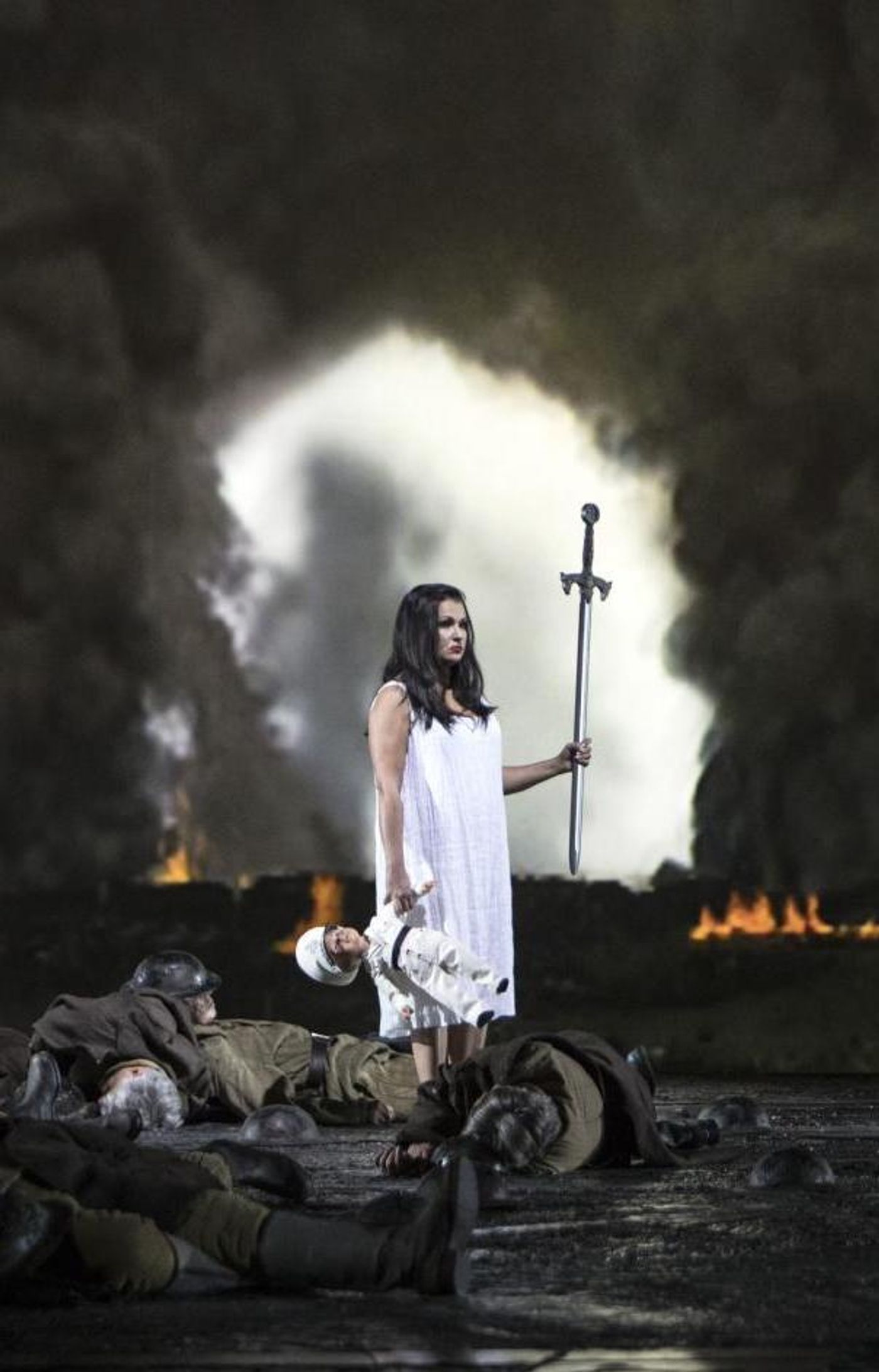 Review: MACBETH at STAATSOPER UNTER DEN LINDEN - Superstars Netrebko and Domingo miscast in a glittering new production of Verdi's MACBETH  Image