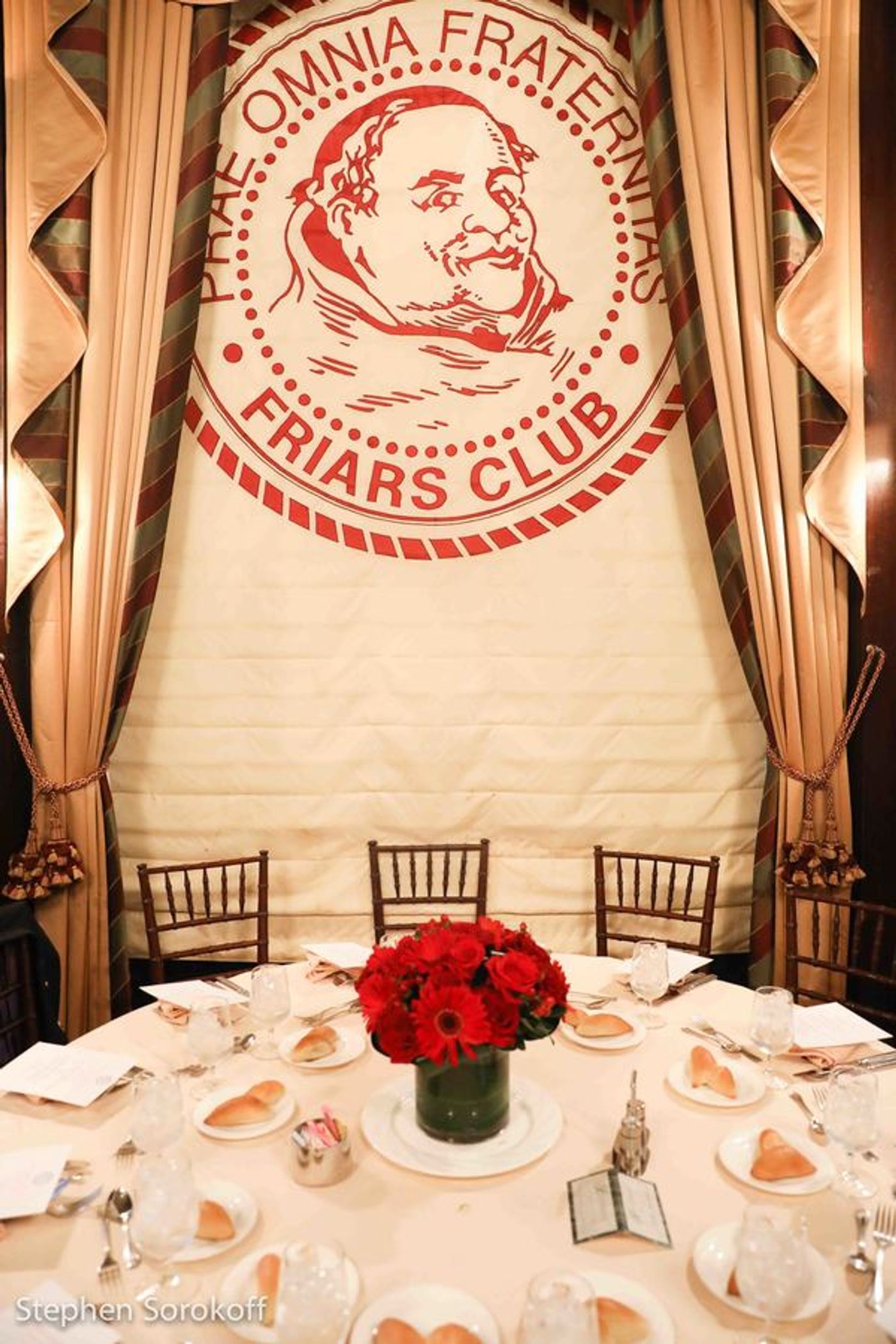Photo Coverage: Gloria Allred Women's Rights Champion Roasted at the Friars Club Photo Coverage: Gloria Allred Women's Rights Champion Roasted at the Friars Club Image