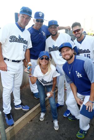 Kristin Chenoweth and Tulsa Drillers team members. Photo